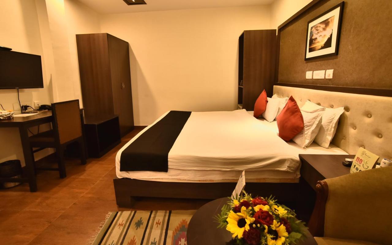 Casa Broadway-A Boutique Hotel Calcutta Eksteriør billede