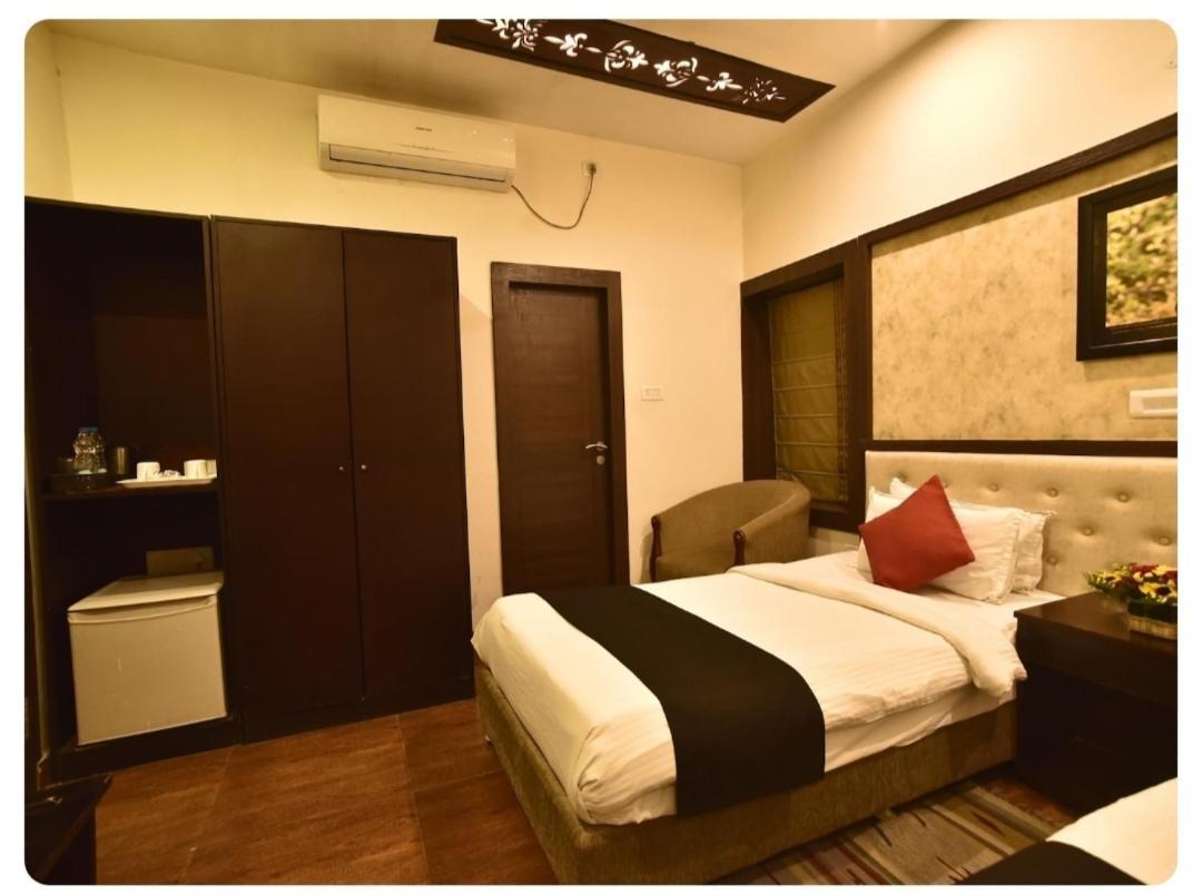 Casa Broadway-A Boutique Hotel Calcutta Eksteriør billede